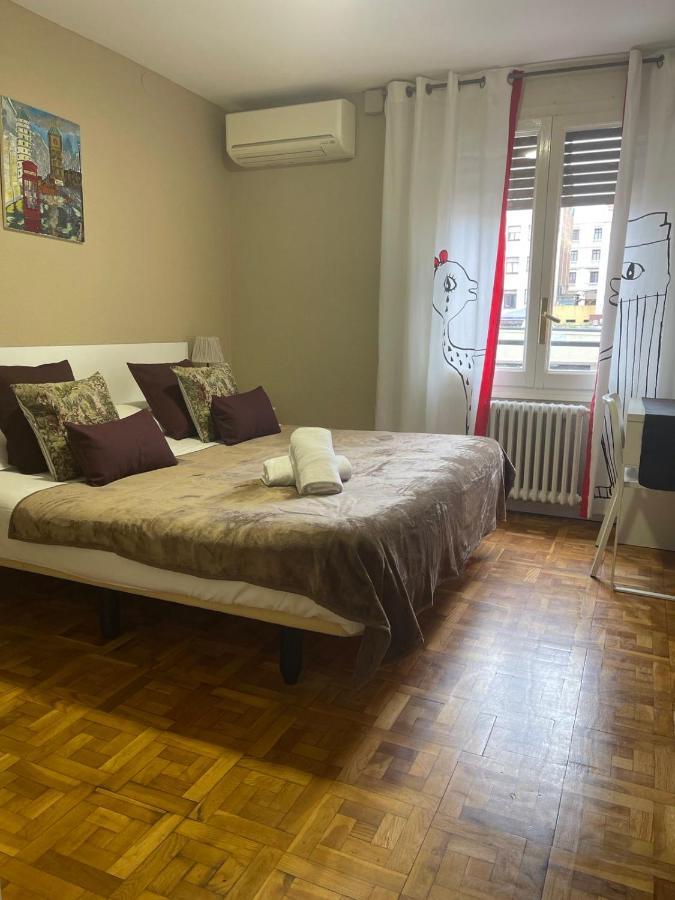 Somnio Hostels Barcelona Eksteriør bilde
