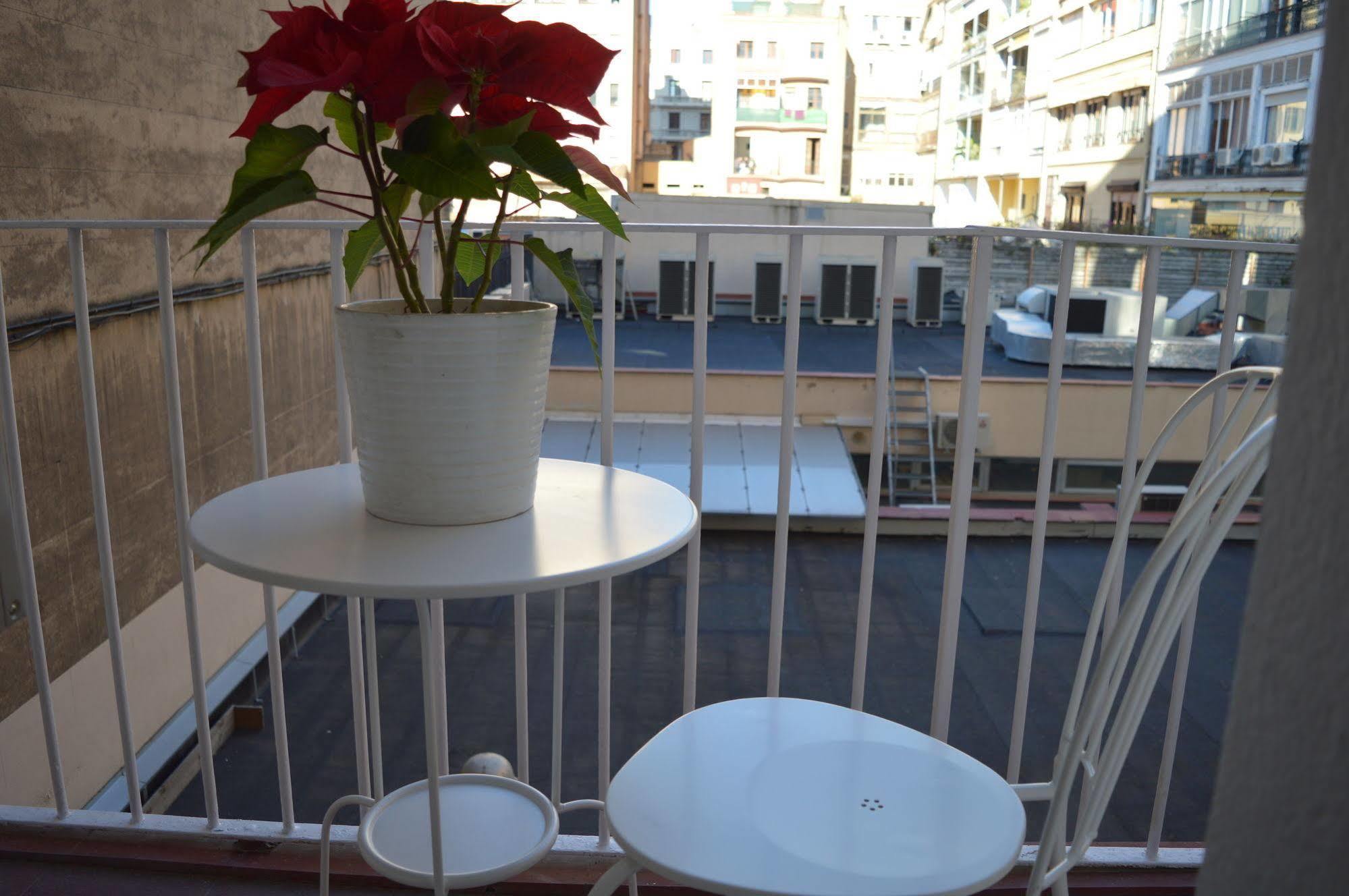 Somnio Hostels Barcelona Eksteriør bilde